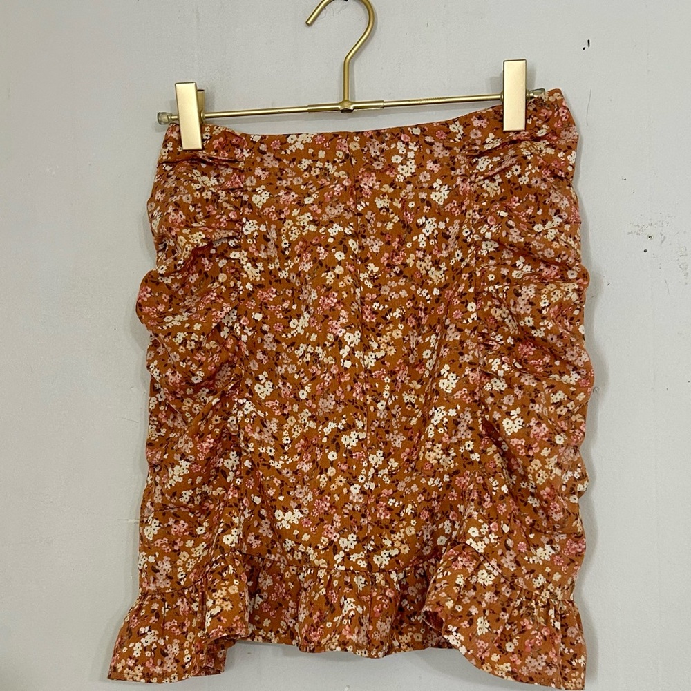 Floral Ruffle Mini Skirt - Picture 2 of 4